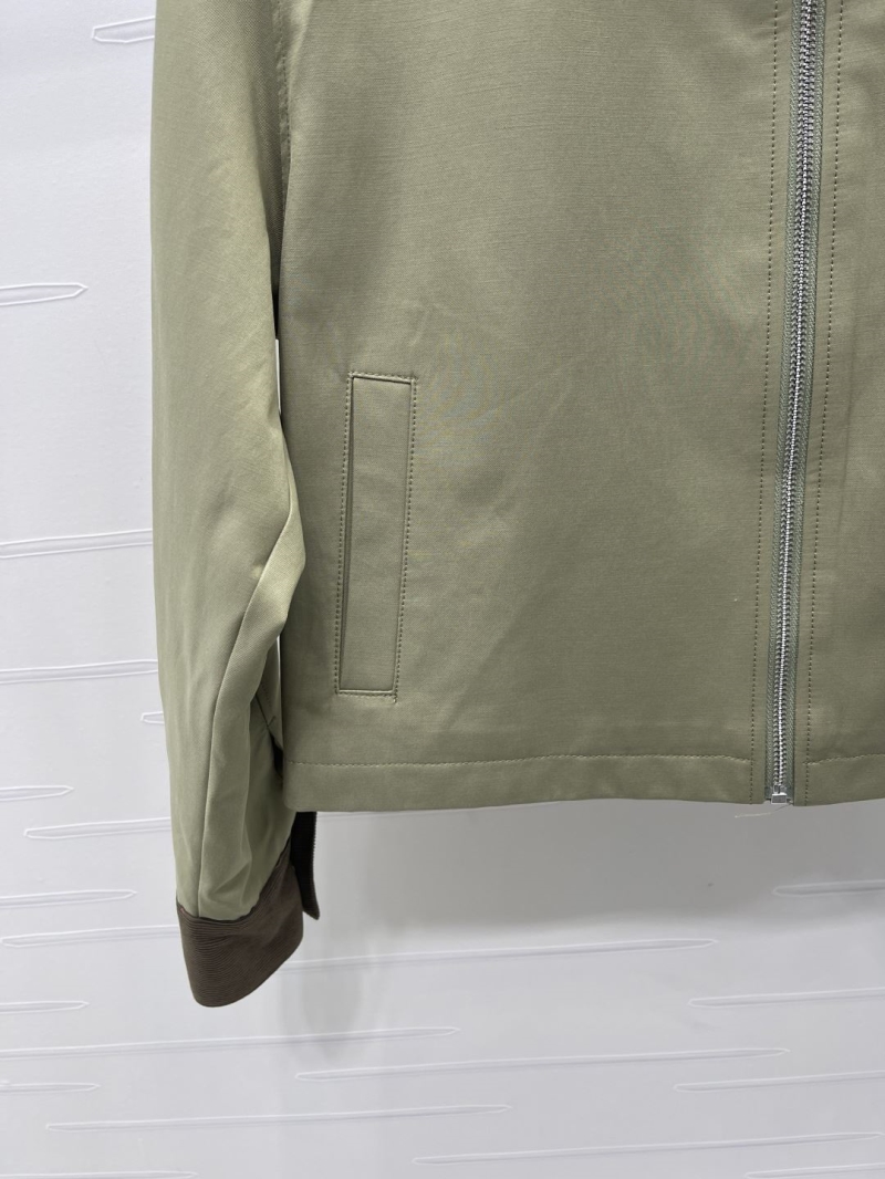 Pra*a outwear